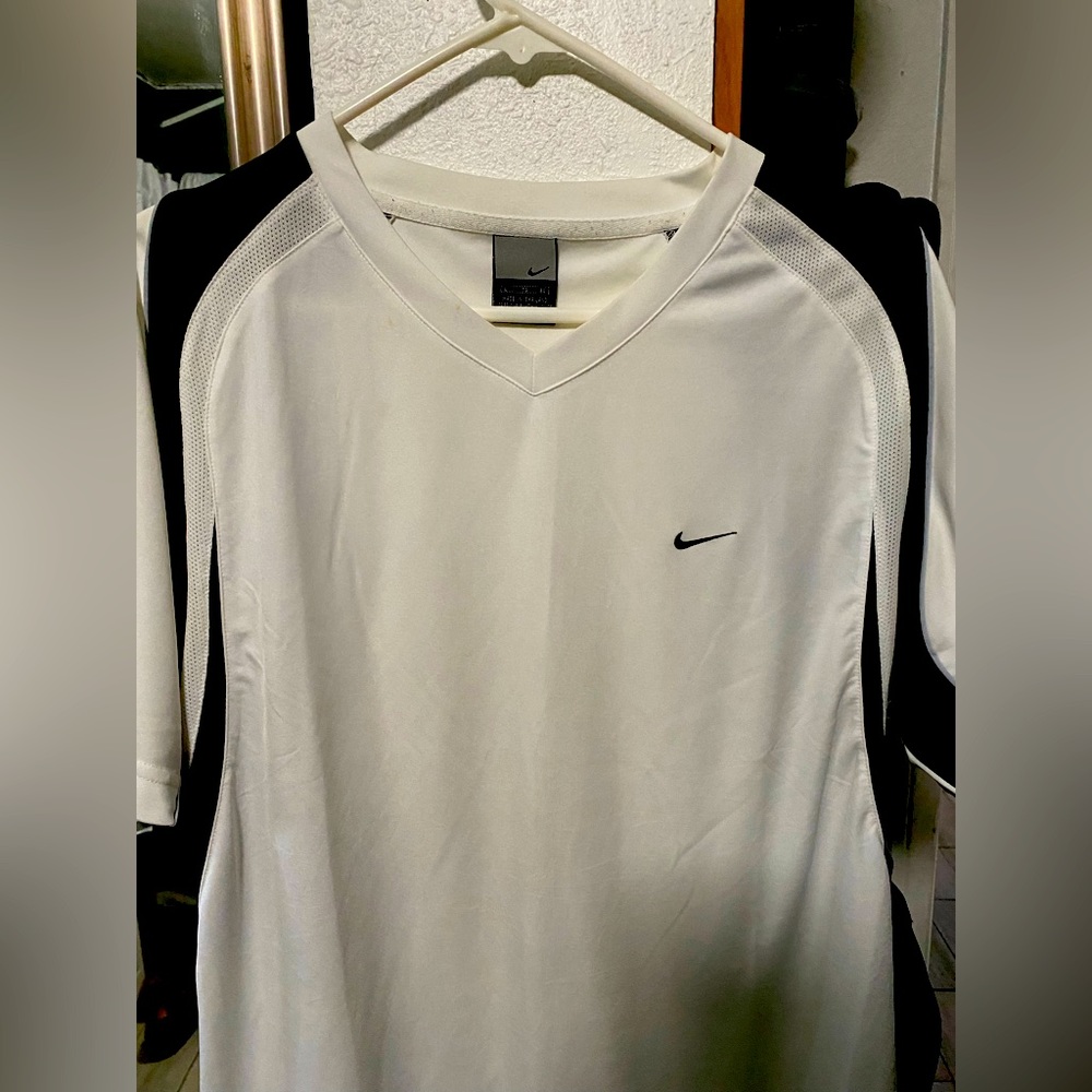 Nice Golf T-shirt. Nice quality and very fresh